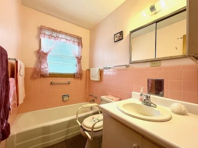 1208 W 20th Street, Lawrence, KS 66046