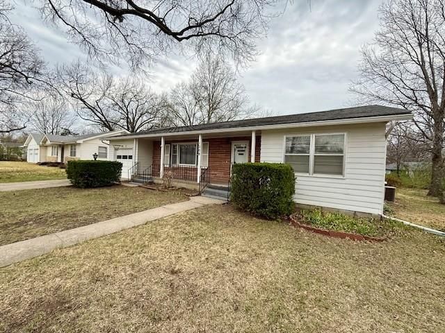 1208 W 20th Street, Lawrence, KS 66046