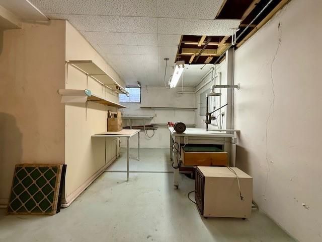 1208 W 20th Street, Lawrence, KS 66046