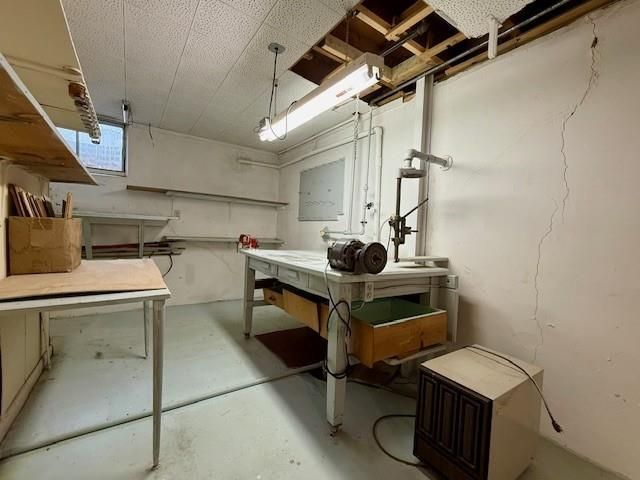 1208 W 20th Street, Lawrence, KS 66046