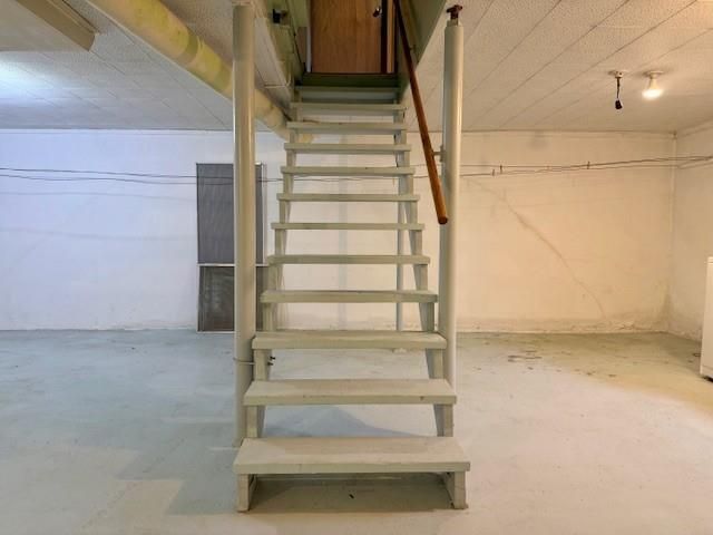 1208 W 20th Street, Lawrence, KS 66046