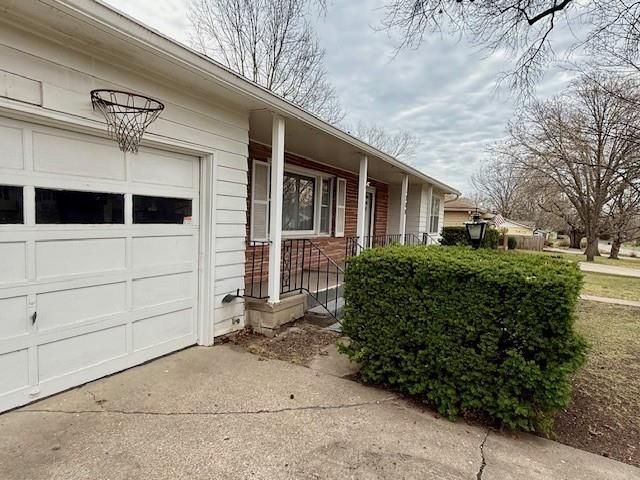 1208 W 20th Street, Lawrence, KS 66046