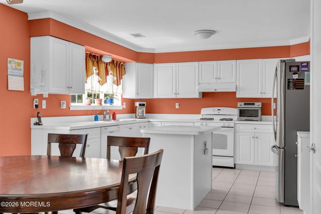 494 Meadowood Road, Jackson, NJ 08527