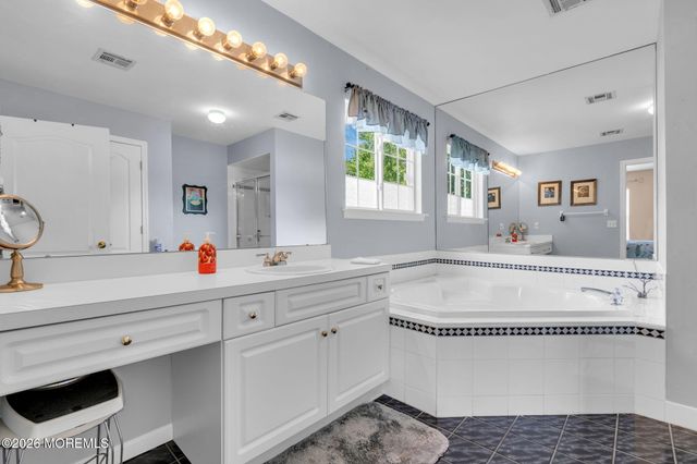 494 Meadowood Road, Jackson, NJ 08527