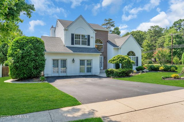 494 Meadowood Road, Jackson, NJ 08527