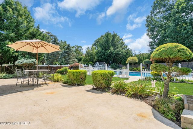 494 Meadowood Road, Jackson, NJ 08527