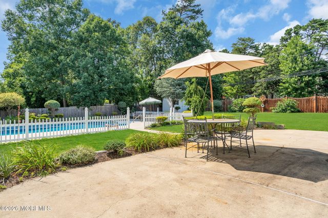 494 Meadowood Road, Jackson, NJ 08527