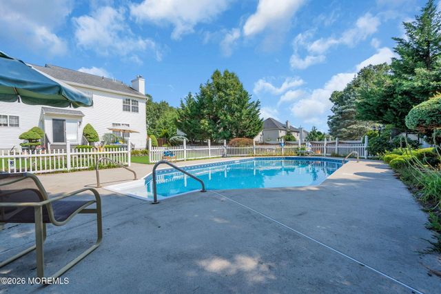 494 Meadowood Road, Jackson, NJ 08527