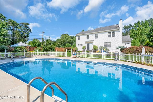 494 Meadowood Road, Jackson, NJ 08527