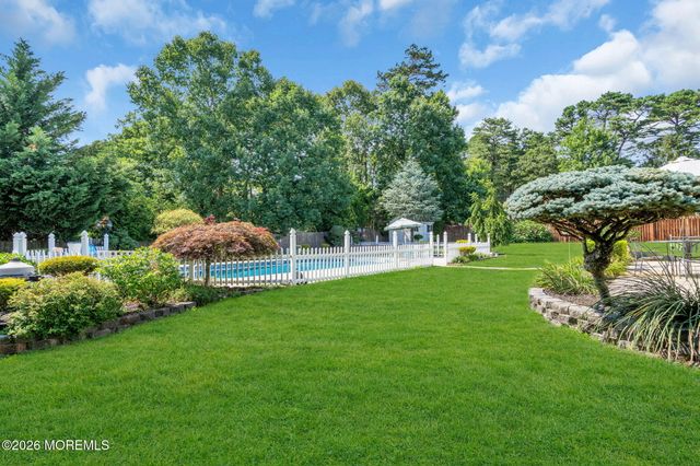 494 Meadowood Road, Jackson, NJ 08527