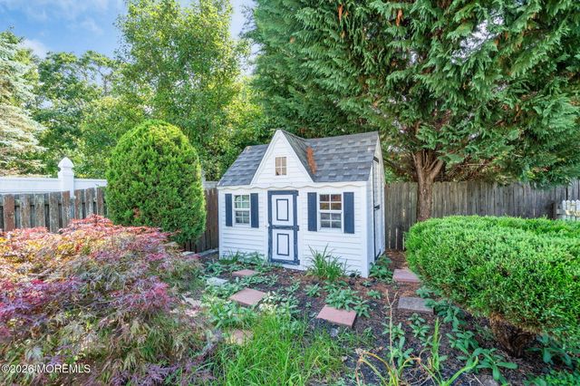 494 Meadowood Road, Jackson, NJ 08527