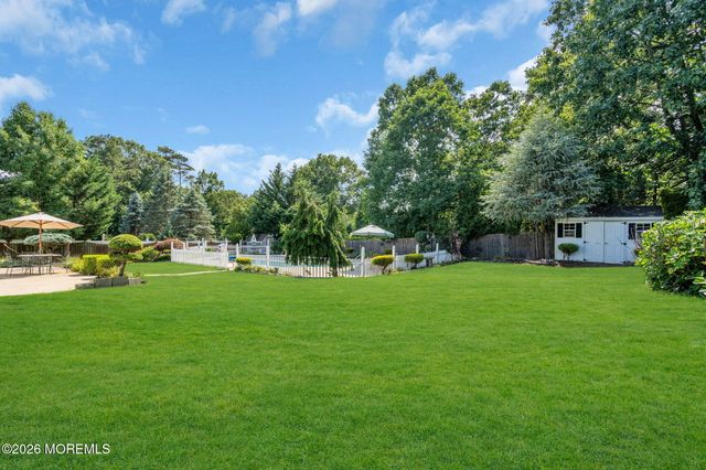 494 Meadowood Road, Jackson, NJ 08527