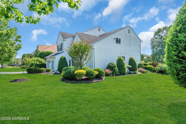 494 Meadowood Road, Jackson, NJ 08527