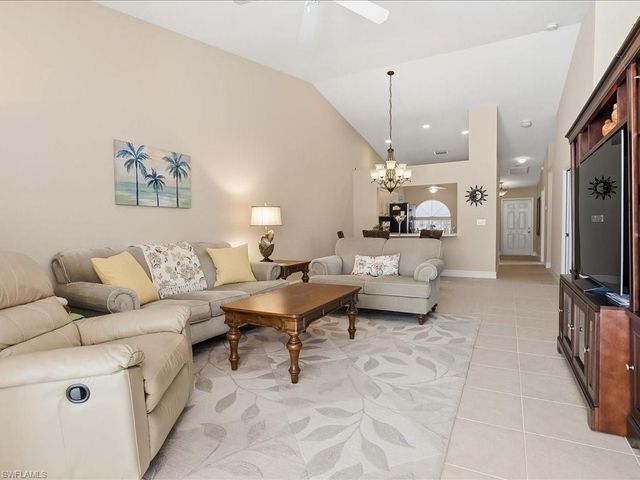8139 Palomino DR 35, Naples, FL 34113