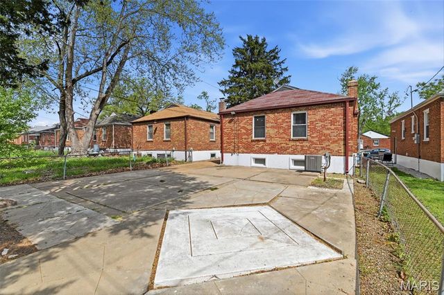 8308 Archer Avenue, St Louis, MO 63132