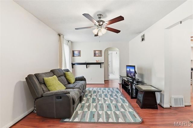 8308 Archer Avenue, St Louis, MO 63132