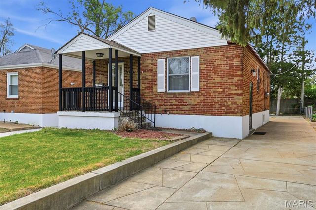 8308 Archer Avenue, St Louis, MO 63132