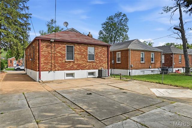 8308 Archer Avenue, St Louis, MO 63132