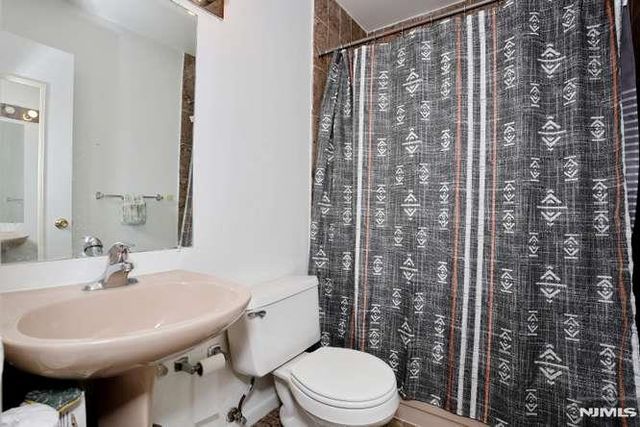 290 Hamilton Place 4, Hackensack, NJ 07601