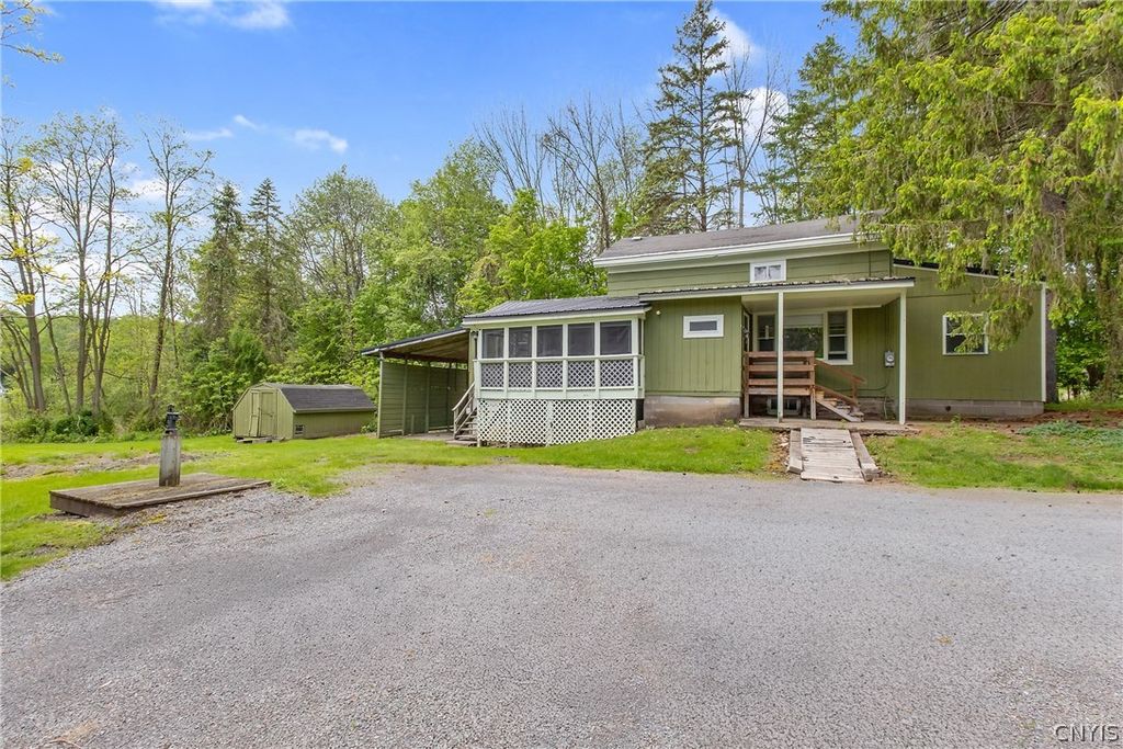 3529 County Route 57, Volney, NY 13126