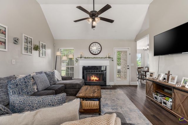 428 Cross Creek Way, Warner Robins, GA 31088