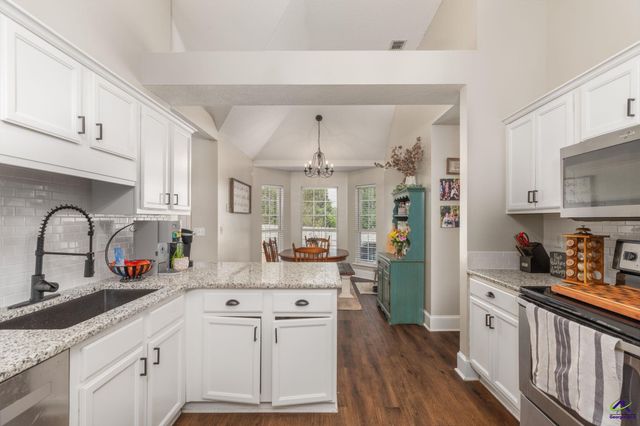 428 Cross Creek Way, Warner Robins, GA 31088