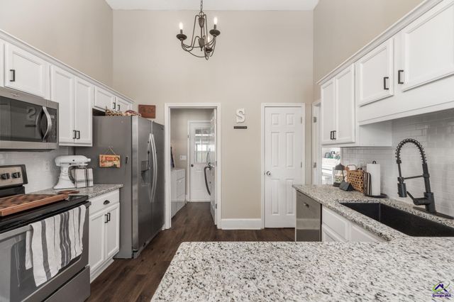 428 Cross Creek Way, Warner Robins, GA 31088