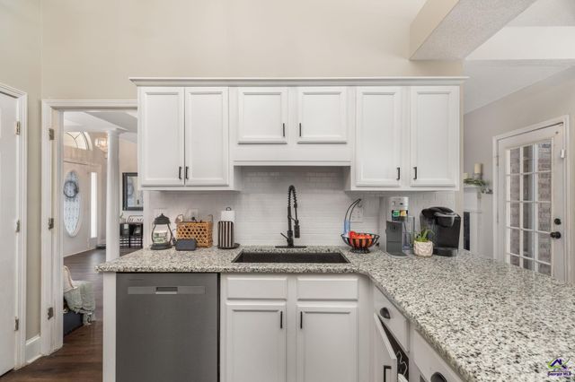 428 Cross Creek Way, Warner Robins, GA 31088