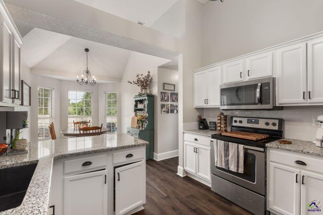 428 Cross Creek Way, Warner Robins, GA 31088