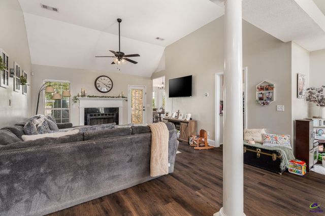 428 Cross Creek Way, Warner Robins, GA 31088