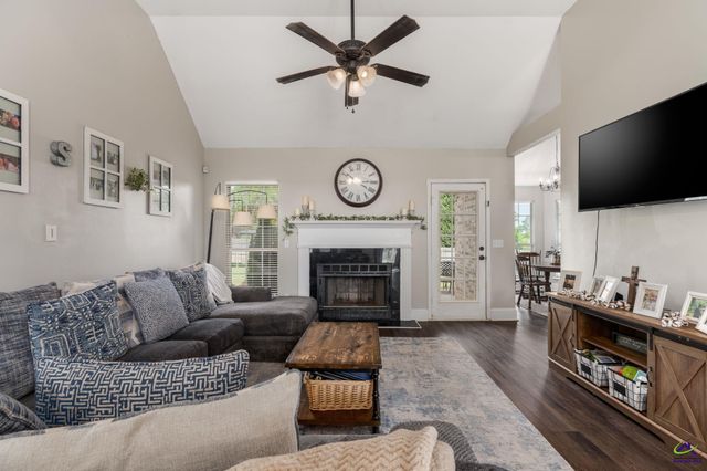 428 Cross Creek Way, Warner Robins, GA 31088