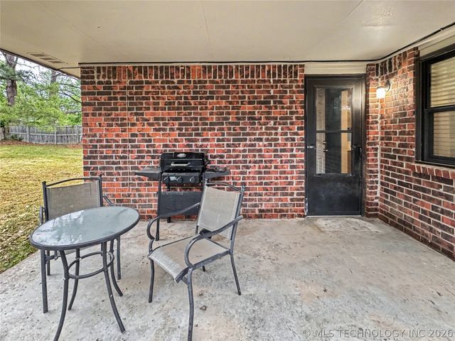 313 Dogwood Drive, Tahlequah, OK 74464