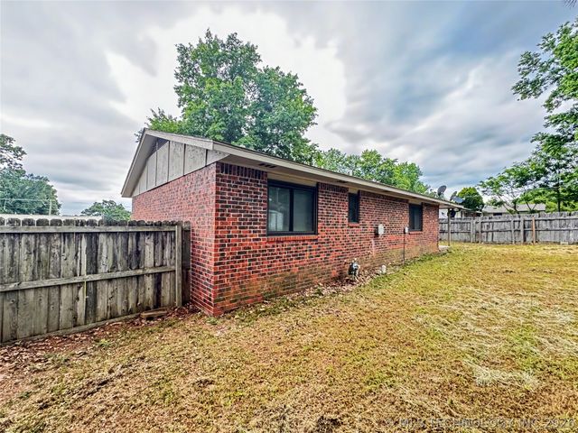 313 Dogwood Drive, Tahlequah, OK 74464