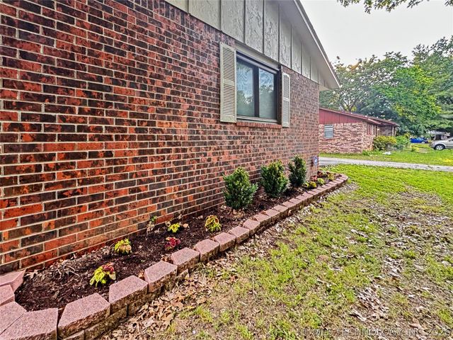 313 Dogwood Drive, Tahlequah, OK 74464