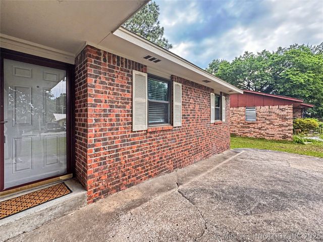 313 Dogwood Drive, Tahlequah, OK 74464