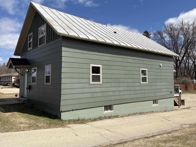 576 BRAZEAU AVENUE, Oconto, WI 54153