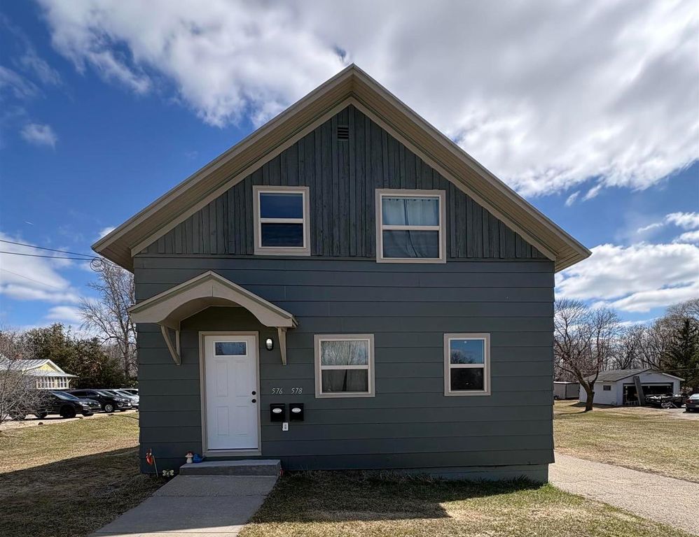 576 BRAZEAU AVENUE, Oconto, WI 54153