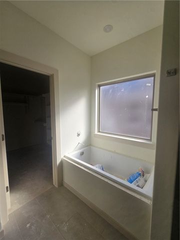 2304 N Zane Street, Siloam Springs, AR 72761