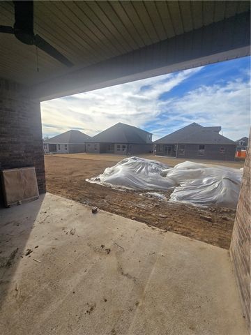 2304 N Zane Street, Siloam Springs, AR 72761