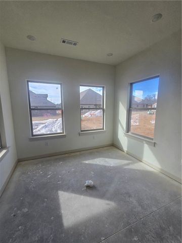 2304 N Zane Street, Siloam Springs, AR 72761