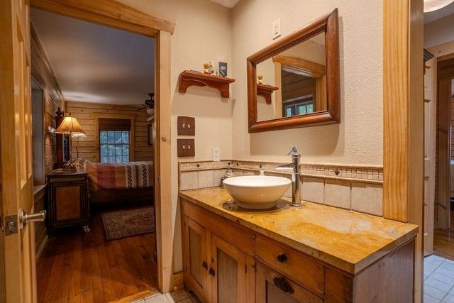 107 CEDAR SPRINGS DR, Wimberley, TX 78676
