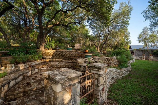 107 CEDAR SPRINGS DR, Wimberley, TX 78676