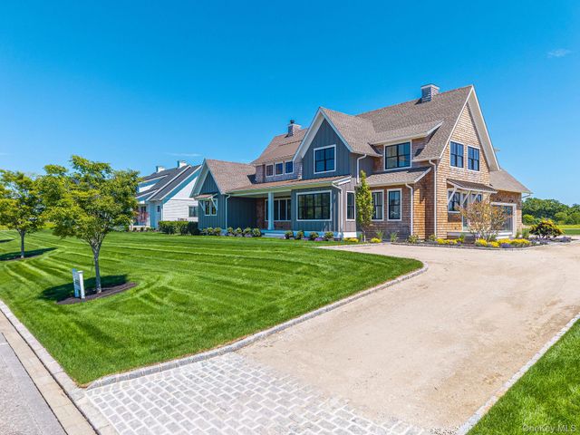35 Club Drive, Baiting Hollow, NY 11933