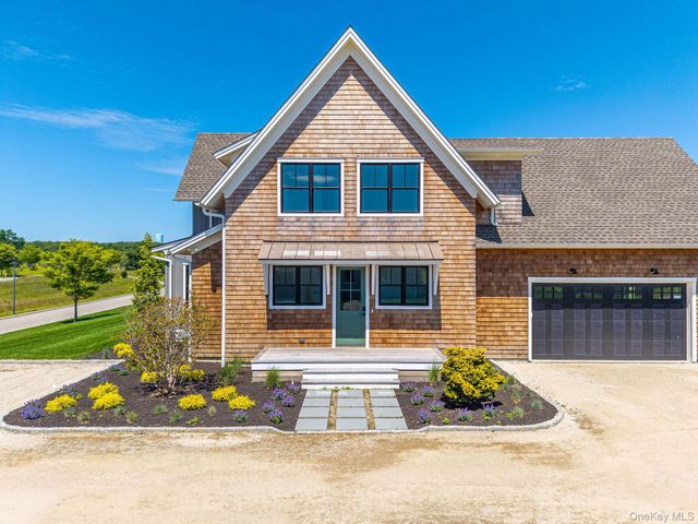 35 Club Drive, Baiting Hollow, NY 11933