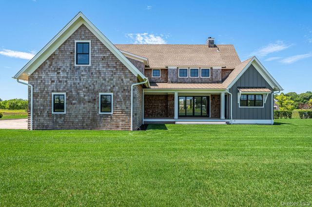 35 Club Drive, Baiting Hollow, NY 11933