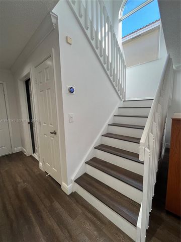 9875 Fairway Cove Ln 1, Plantation, FL 33324