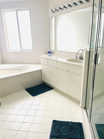 9875 Fairway Cove Ln 1, Plantation, FL 33324