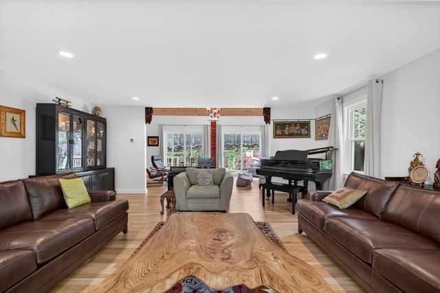 334 Farm Rd, Marlborough, MA 01752