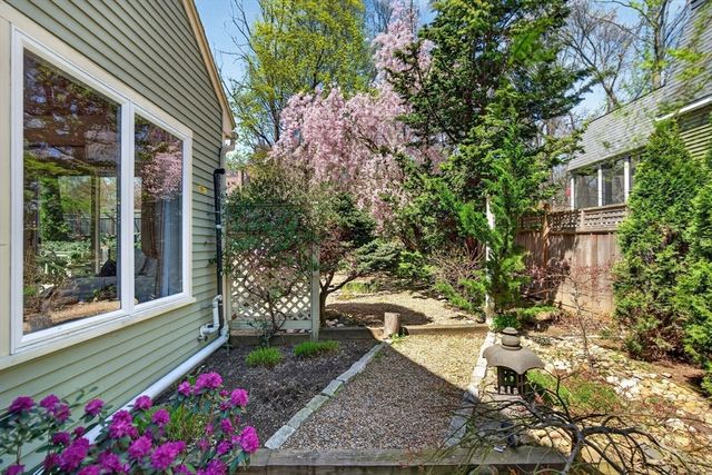 334 Farm Rd, Marlborough, MA 01752