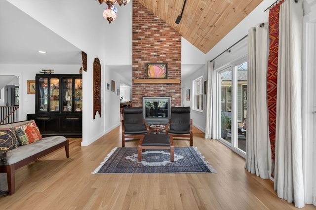 334 Farm Rd, Marlborough, MA 01752